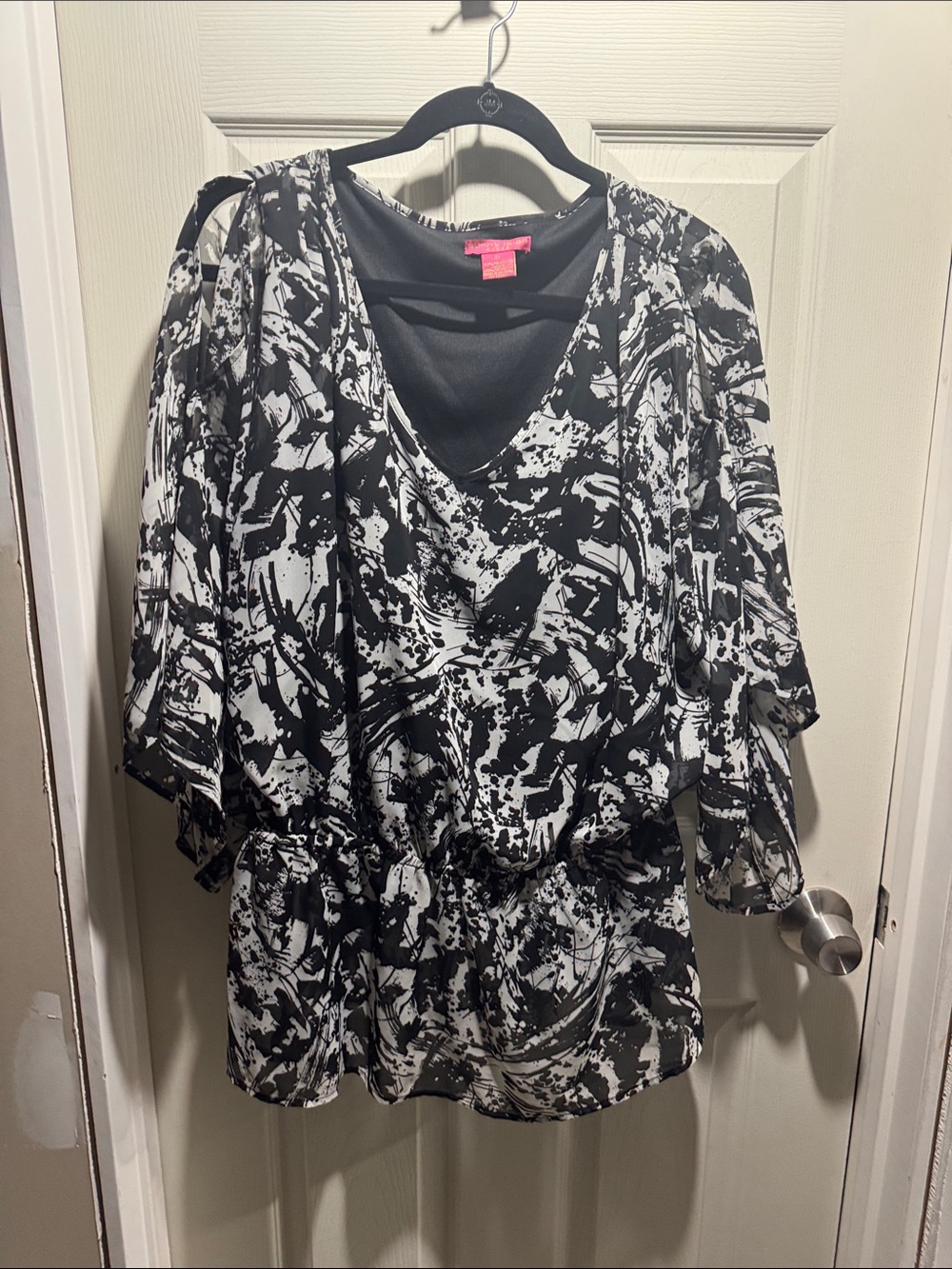 Sunny Leigh Black & White Abstract V-Neck Blouse